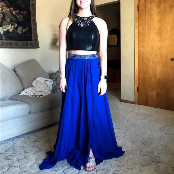 Dresses & Skirts - Blue and Black two piece, earrings, size 4-6, 5’6”